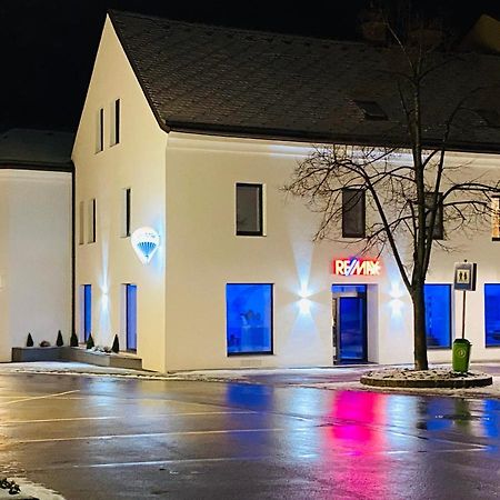 White Inn - Ferienwohnung Mit Terrasse Mürzzuschlag Dış mekan fotoğraf