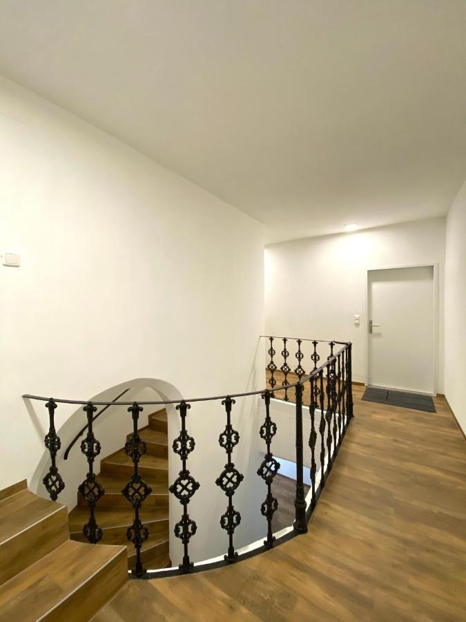 White Inn - Ferienwohnung Mit Terrasse Mürzzuschlag Dış mekan fotoğraf